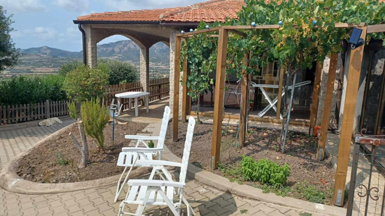 La Casa Nella Natura Villa Perfugas ภายนอก รูปภาพ